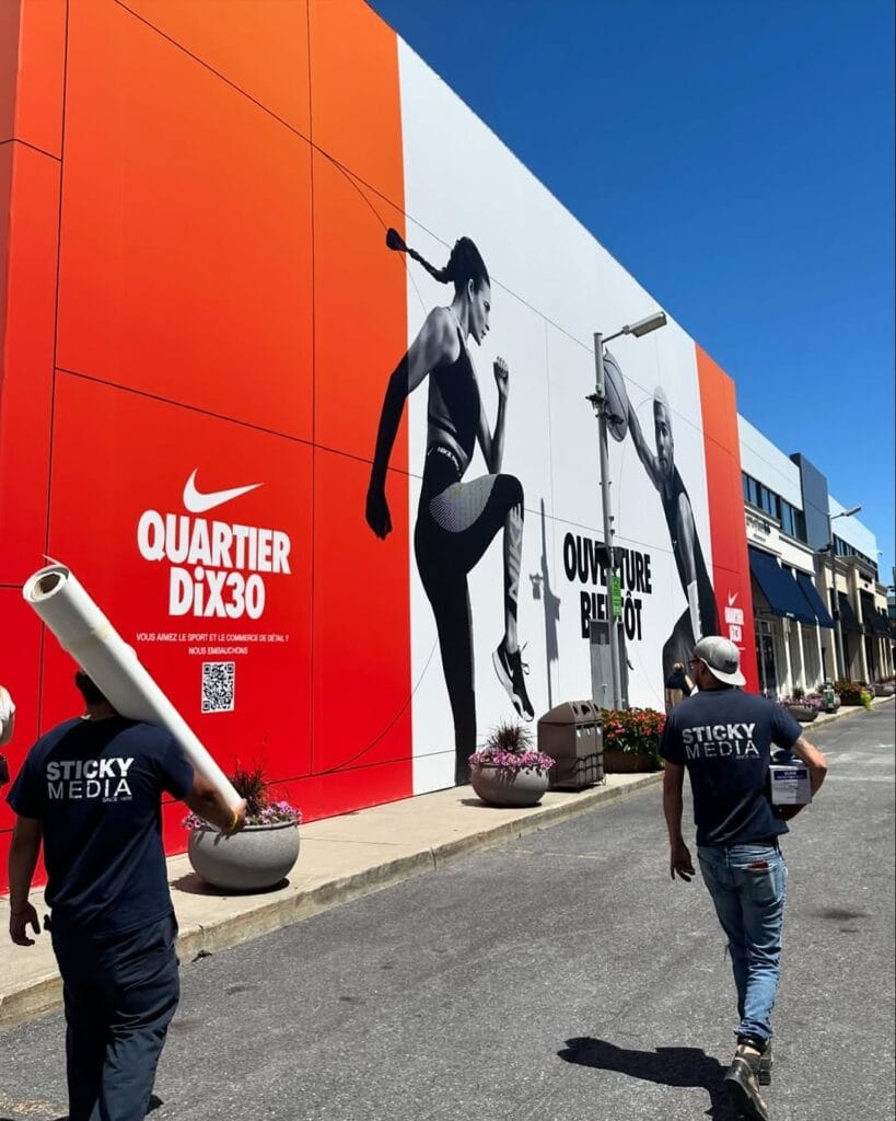 hoarding quartier dix30 montreal